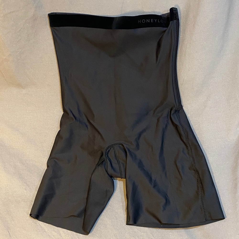 Honeylove No-show High-Waist Short
Rating: Strong Support